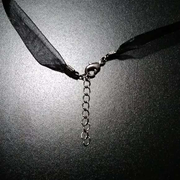 3/$50💎 Shell Necklace - Picture 3 of 5